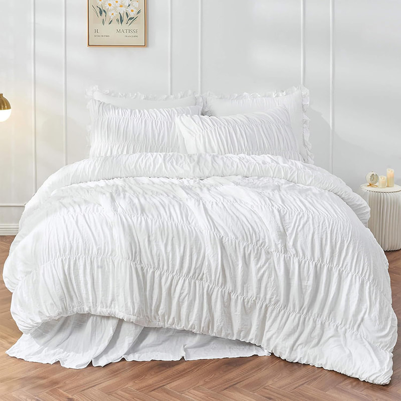 3PC Set of Solid Color Pleated Comforter with Artistic Atmosphere