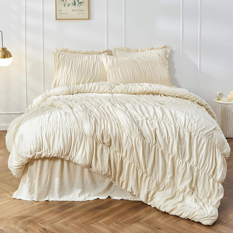 3PC Set of Solid Color Pleated Comforter with Artistic Atmosphere